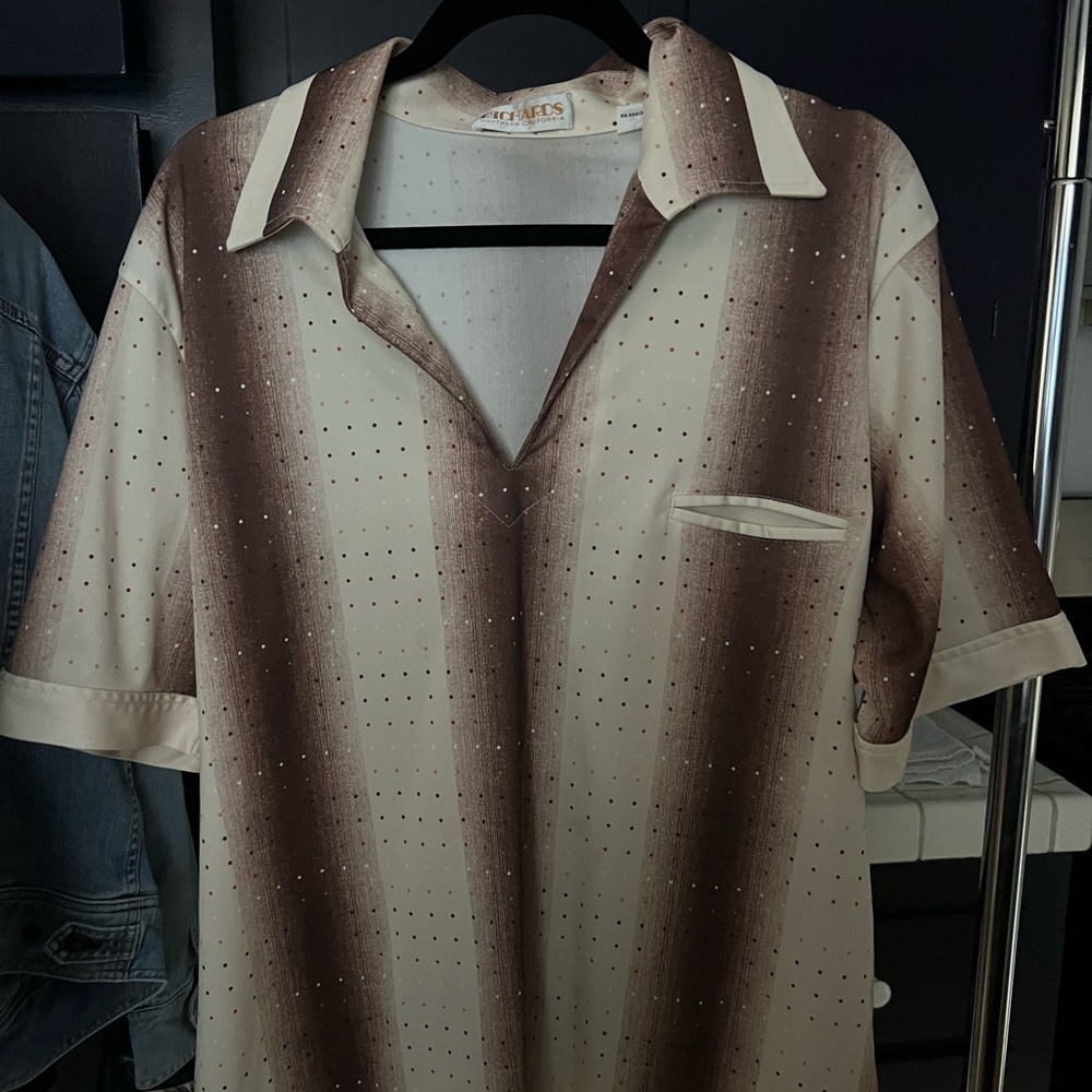 Vintage Richards Southern California shirt. Size M